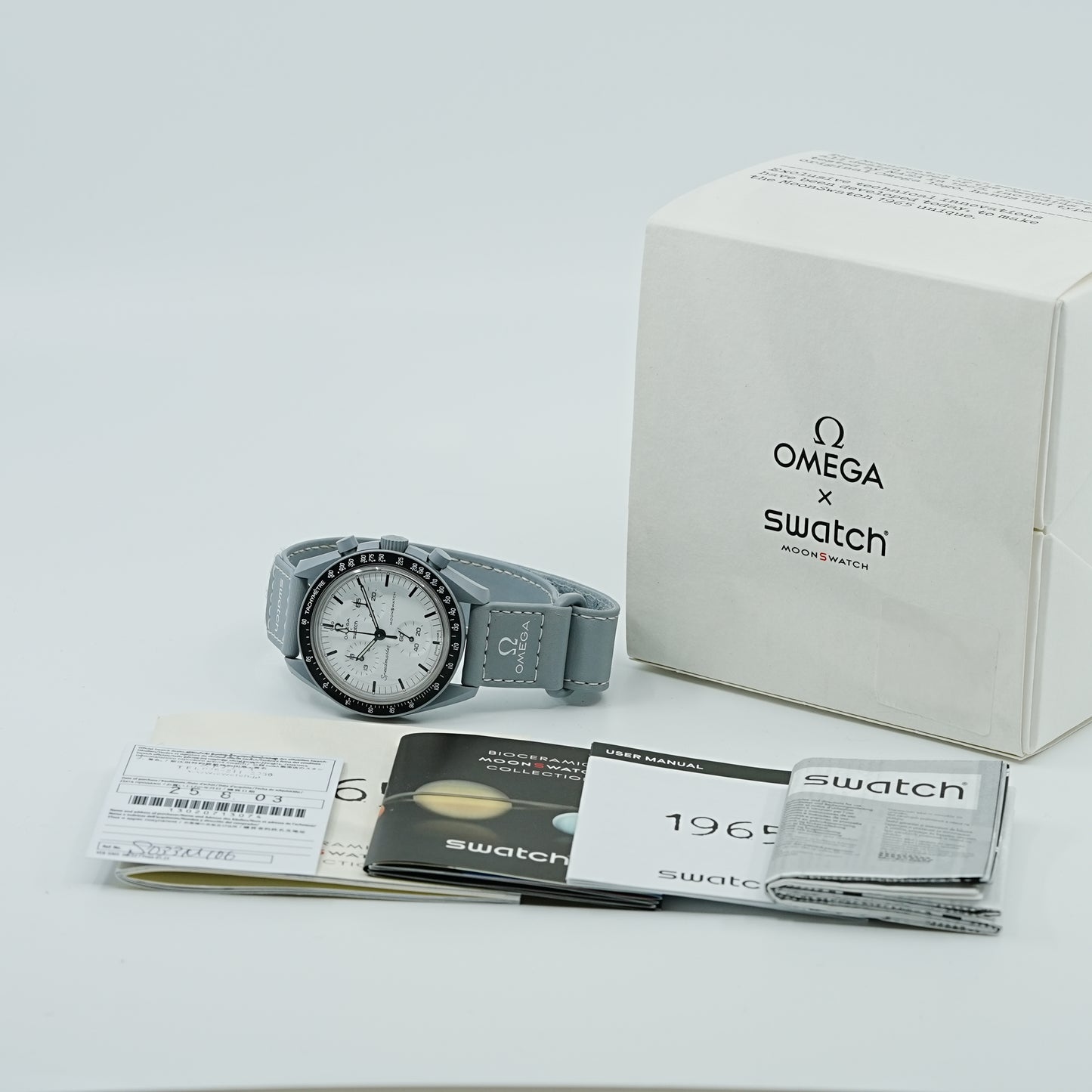 【未使用品】スウォッチ オメガ MOONSWATCH 1965 腕時計 SO33M106 ホワイト メンズ