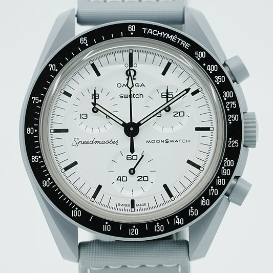 【未使用品】スウォッチ オメガ MOONSWATCH 1965 腕時計 SO33M106 ホワイト メンズ